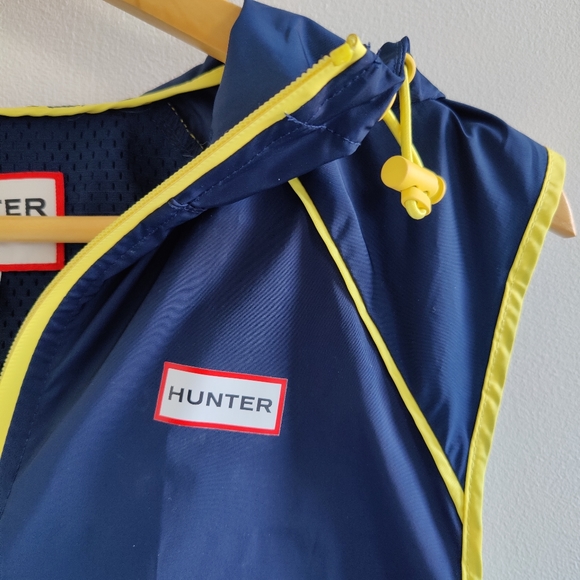 Hunter wind breaker vest 🦺| XS | collaboration Hunter boots & Target 🎯 | 💙💛 - Picture 9 of 13